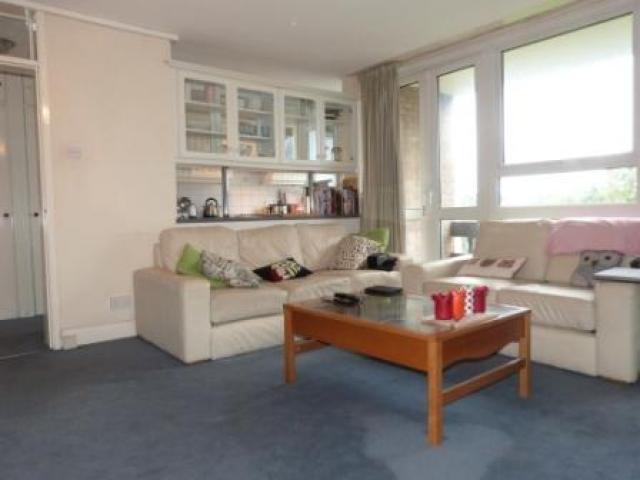 			NEW INSTRUCTION!, 3 Bedroom, 1 bath, 1 reception Flat			 Great North Road, EAST FINCHLEY