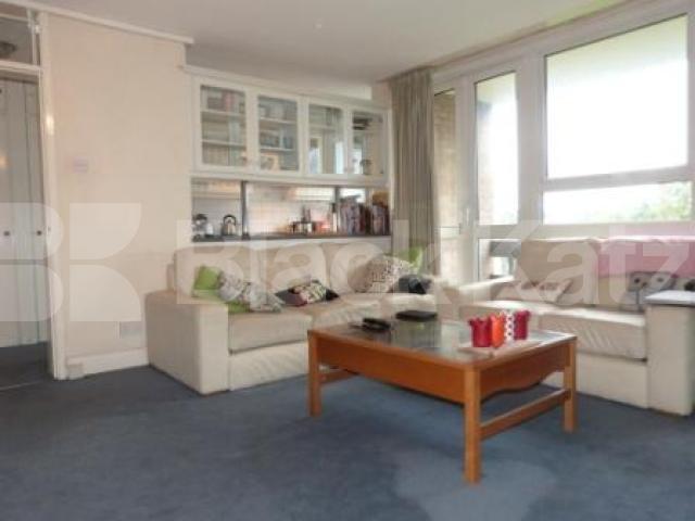 			EARLY VIEWINGS ADVISED!, 3 Bedroom, 1 bath, 1 reception Flat			 Great North Road, East Finchley