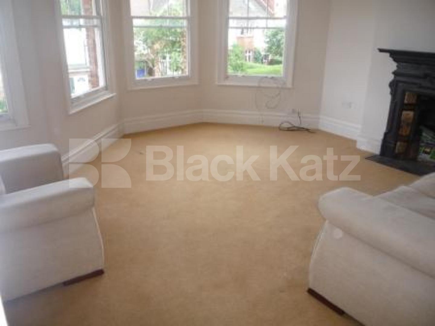 			STUNNING PROPERTY OVER THREE FLOORS!, 3 Bedroom, 1 bath, 1 reception Flat			 Nightingale Lane, CROUCH END