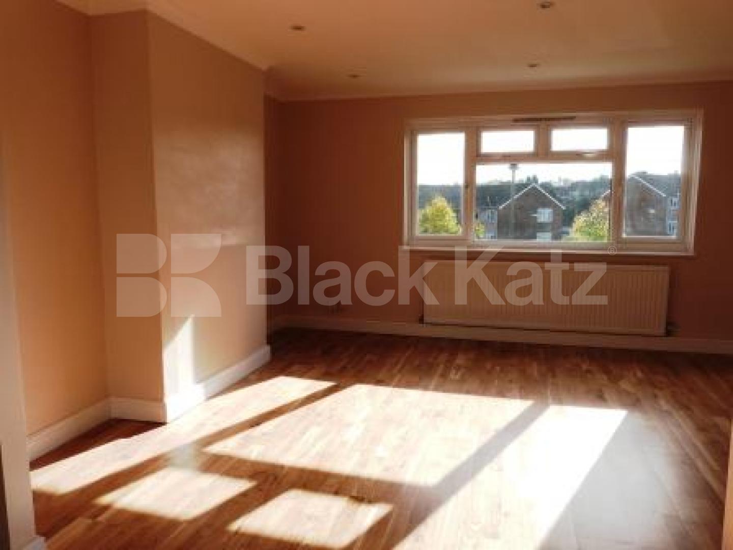 			BRAND NEW REFURBISHMENT!! EARLY VIEWINGS STRONGLY ADVISED!!N10, 2 Bedroom, 1 bath, 1 reception Flat			 Martins Walk, Muswell Hill