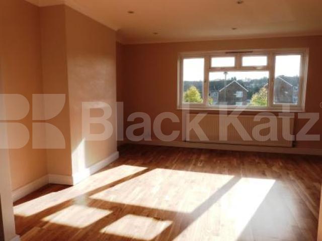 			BRAND NEW REFURBISHMENT!! EARLY VIEWINGS STRONGLY ADVISED!!N10, 2 Bedroom, 1 bath, 1 reception Flat			 Martins Walk, Muswell Hill