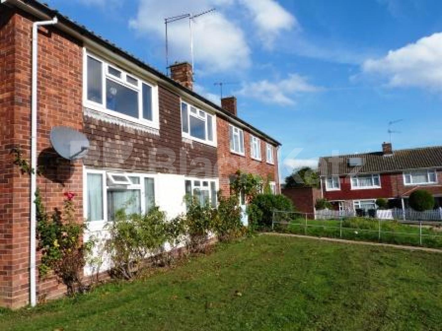 			BRAND NEW REFURBISHMENT!! EARLY VIEWINGS STRONGLY ADVISED!!N10, 2 Bedroom, 1 bath, 1 reception Flat			 Martins Walk, Muswell Hill