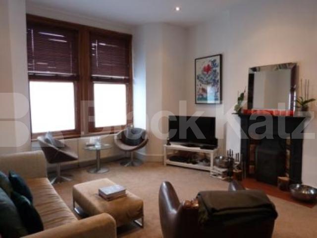 			MUST SEE, 3 Bedroom, 1 bath, 1 reception Flat			 Womersley Road, Crouch End