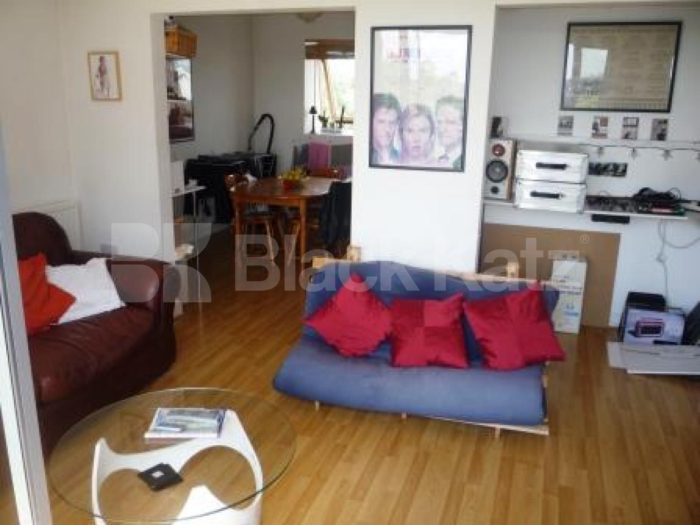 			2 Bedroom, 1 bath, 1 reception Penthouse			 Winkfield Road, WOOD GREEN