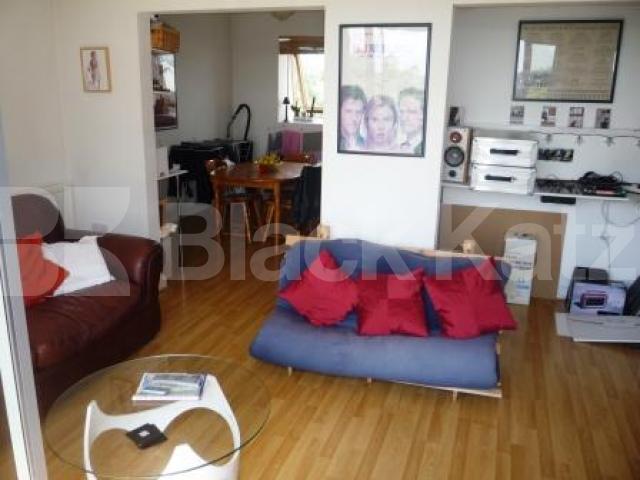 			2 Bedroom, 1 bath, 1 reception Penthouse			 Winkfield Road, WOOD GREEN