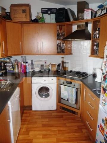 			2 Bedroom, 1 bath, 1 reception Penthouse			 Winkfield Road, WOOD GREEN