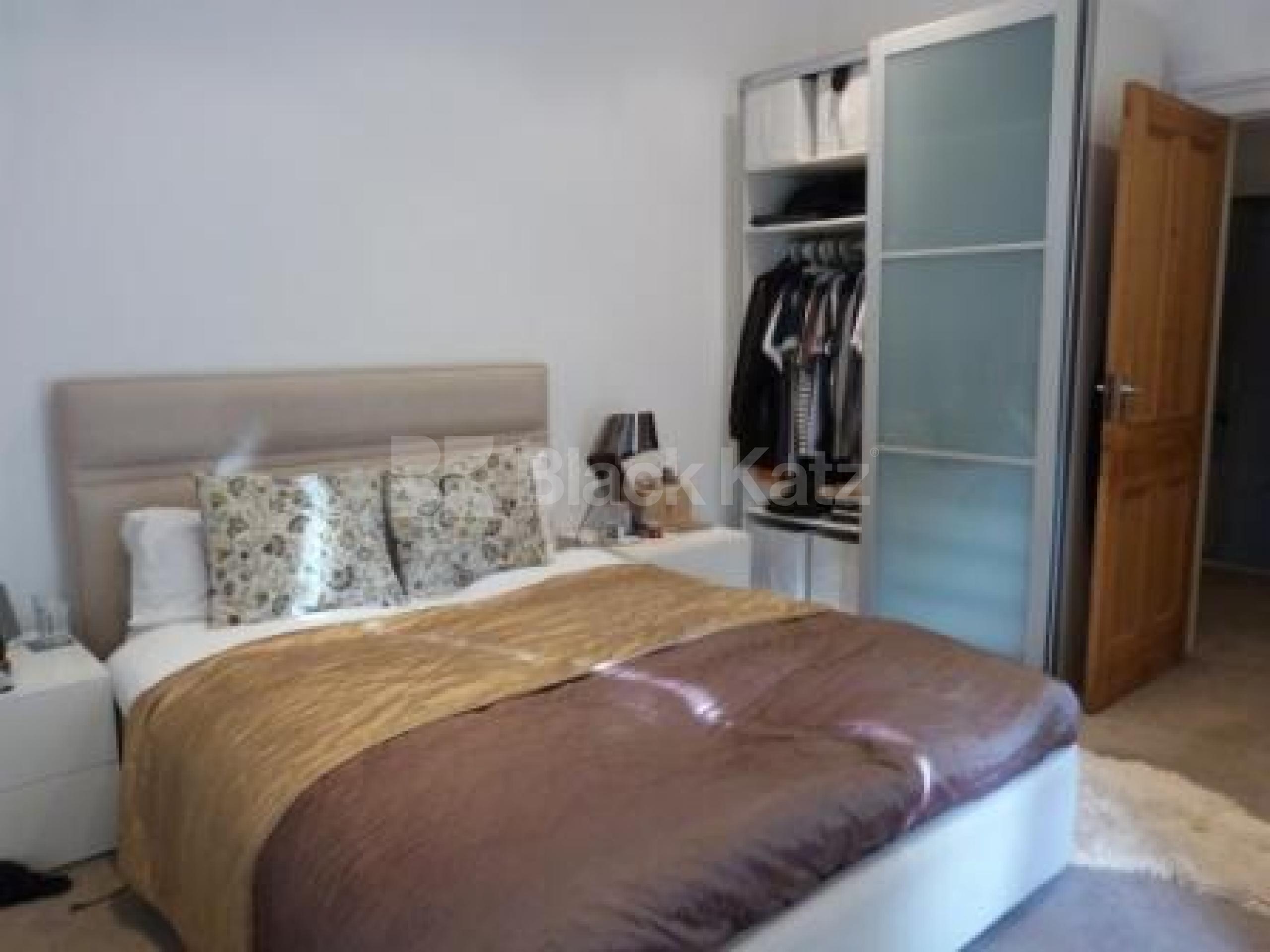 			MUST SEE, 3 Bedroom, 1 bath, 1 reception Flat			 Womersley Road, Crouch End N8