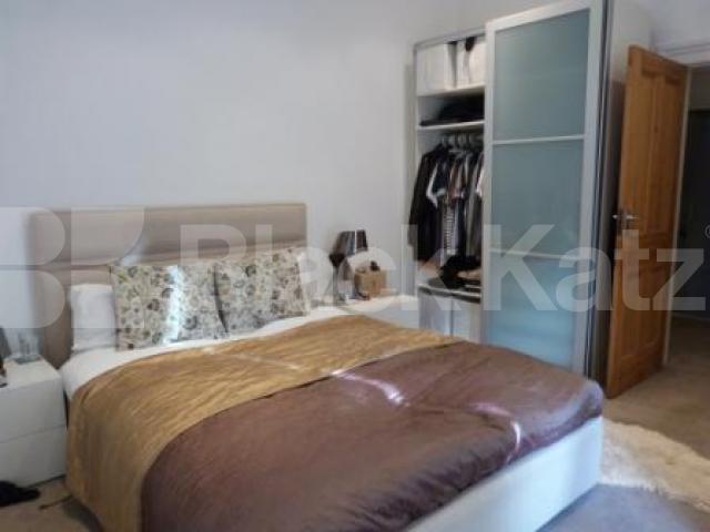 			MUST SEE, 3 Bedroom, 1 bath, 1 reception Flat			 Womersley Road, Crouch End