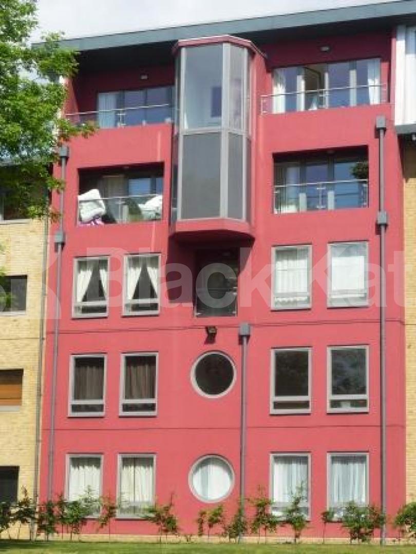 			2 Bedroom, 1 bath, 1 reception Penthouse			 Winkfield Road, WOOD GREEN