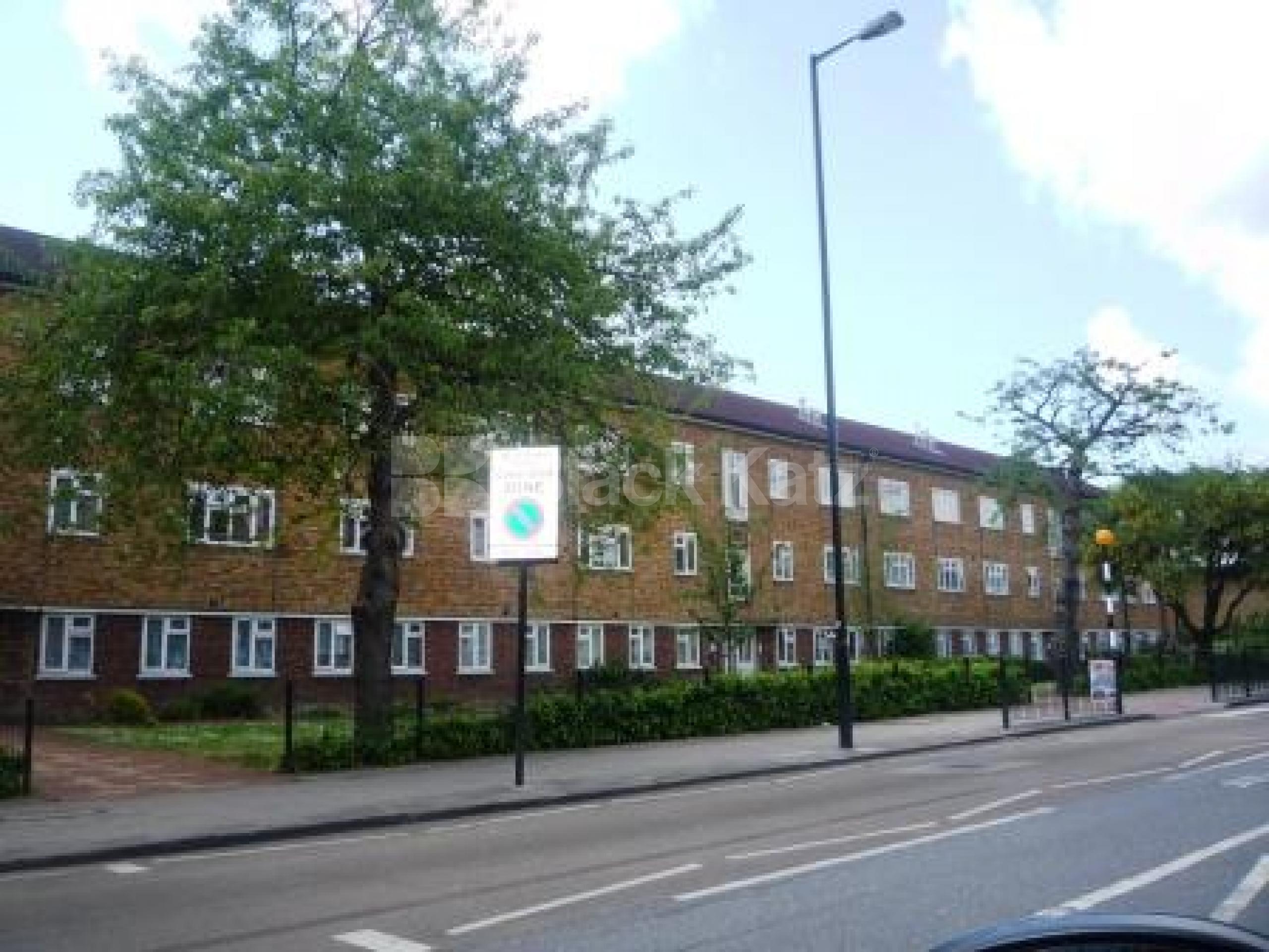 			3 Bedroom, 1 bath, 1 reception Flat			 Lordship Lane, WOOD GREEN N22