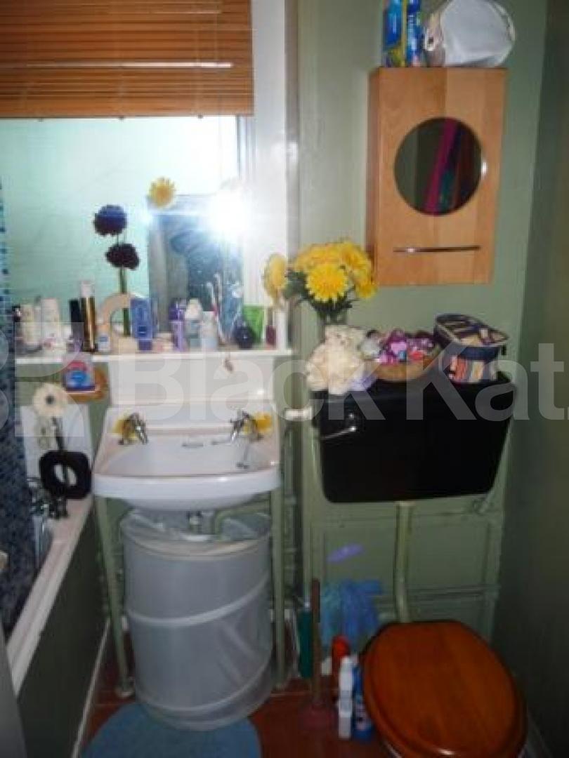 			1 Bedroom, 1 bath, 1 reception Flat			 Boyton road, HORNSEY