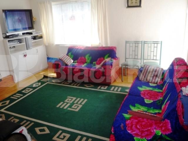 			LET!, 4 Bedroom, 1 bath, 1 reception Flat			 Kelland Close, Park Road, CROUCH END