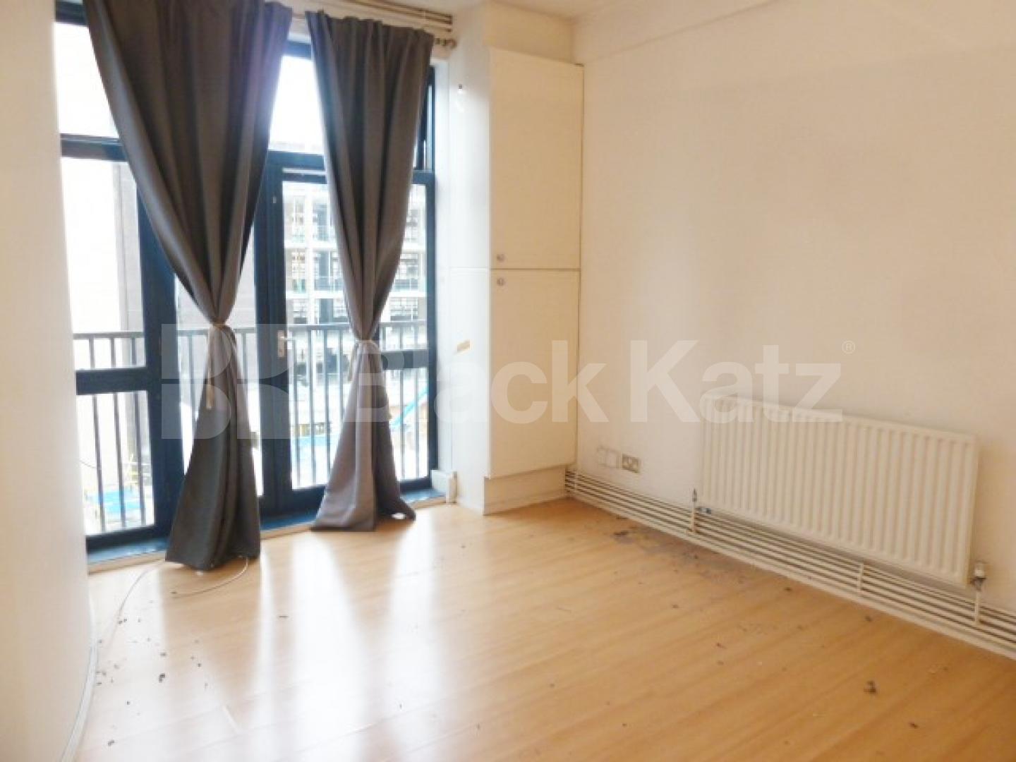 			WAREHOUSE CONVERSION IN CLERKENWELL-OLD STREET-SHOREDITCH, 2 Bedroom, 1 bath, 1 reception Flat			 BRITANNIA LOFTS-BANNER STREET, CLERKENWELL-OLD STREET-SHOREDITCH