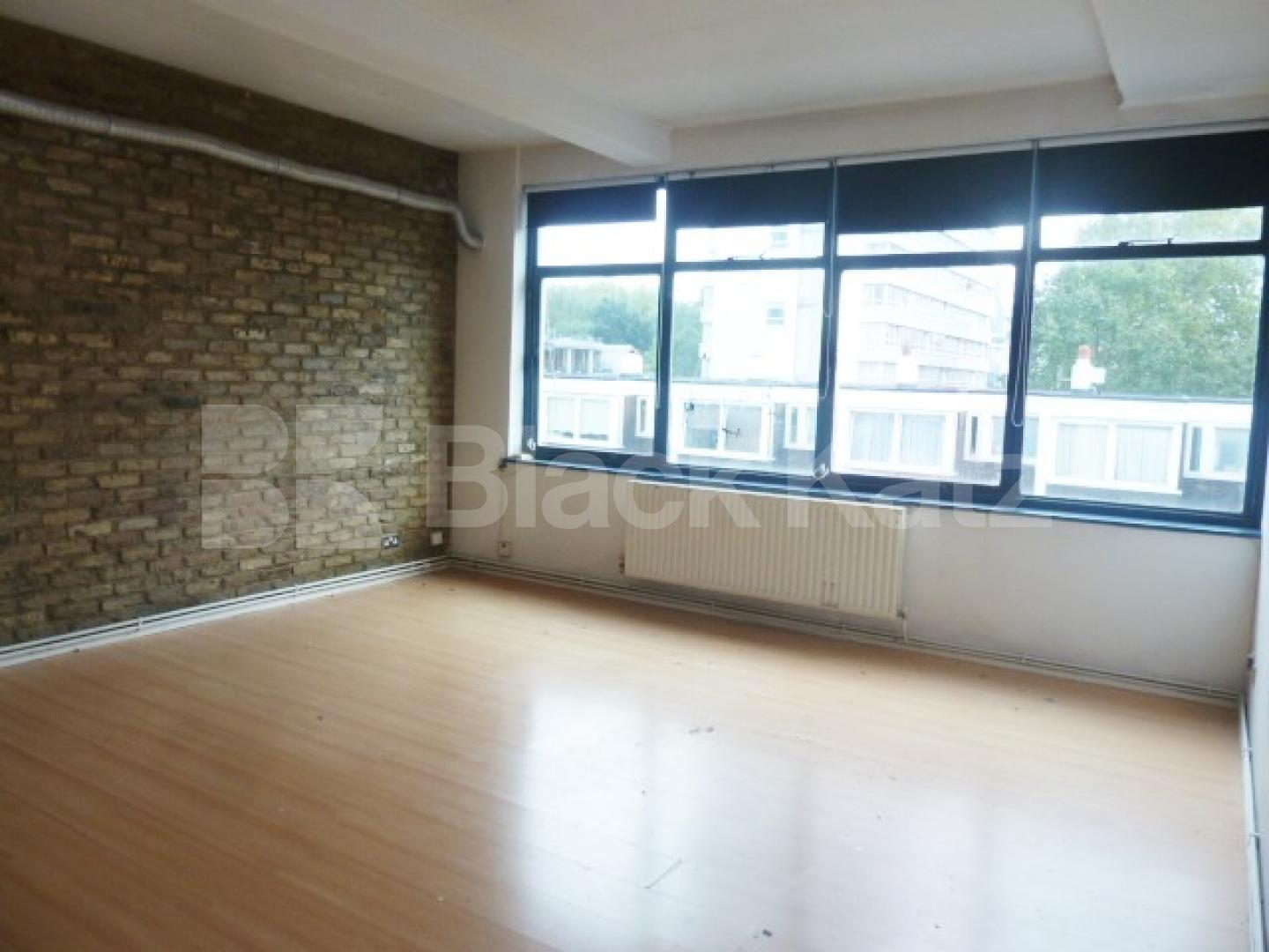 			WAREHOUSE CONVERSION IN CLERKENWELL-OLD STREET-SHOREDITCH, 2 Bedroom, 1 bath, 1 reception Flat			 BRITANNIA LOFTS-BANNER STREET, CLERKENWELL-OLD STREET-SHOREDITCH