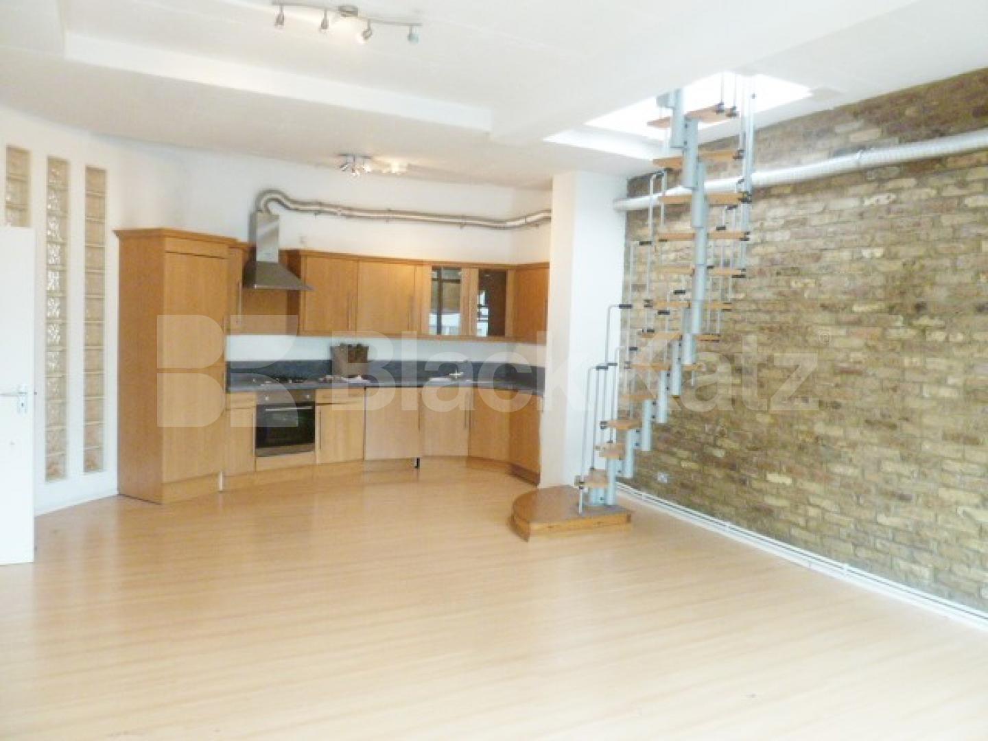 			WAREHOUSE CONVERSION IN CLERKENWELL-OLD STREET-SHOREDITCH, 2 Bedroom, 1 bath, 1 reception Flat			 BRITANNIA LOFTS-BANNER STREET, CLERKENWELL-OLD STREET-SHOREDITCH