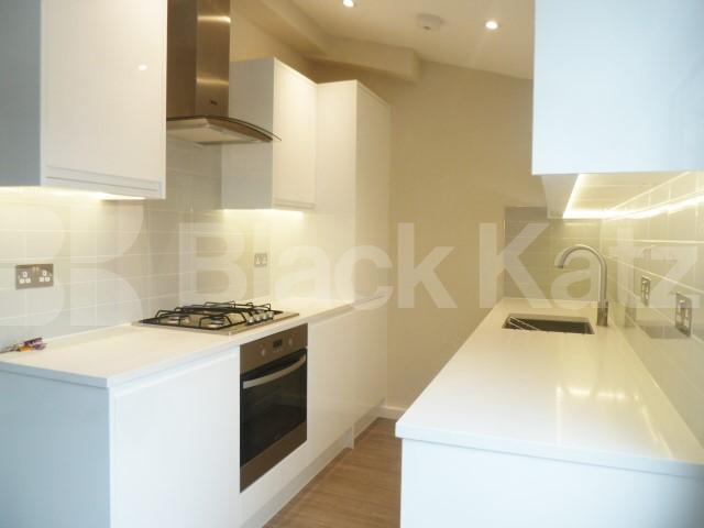 			SPACIOUS WAREHOUSE CONVERSION, 1 Bedroom, 1 bath, 1 reception Flat			 Dove Road, ISLINGTON/CANONBURY N1