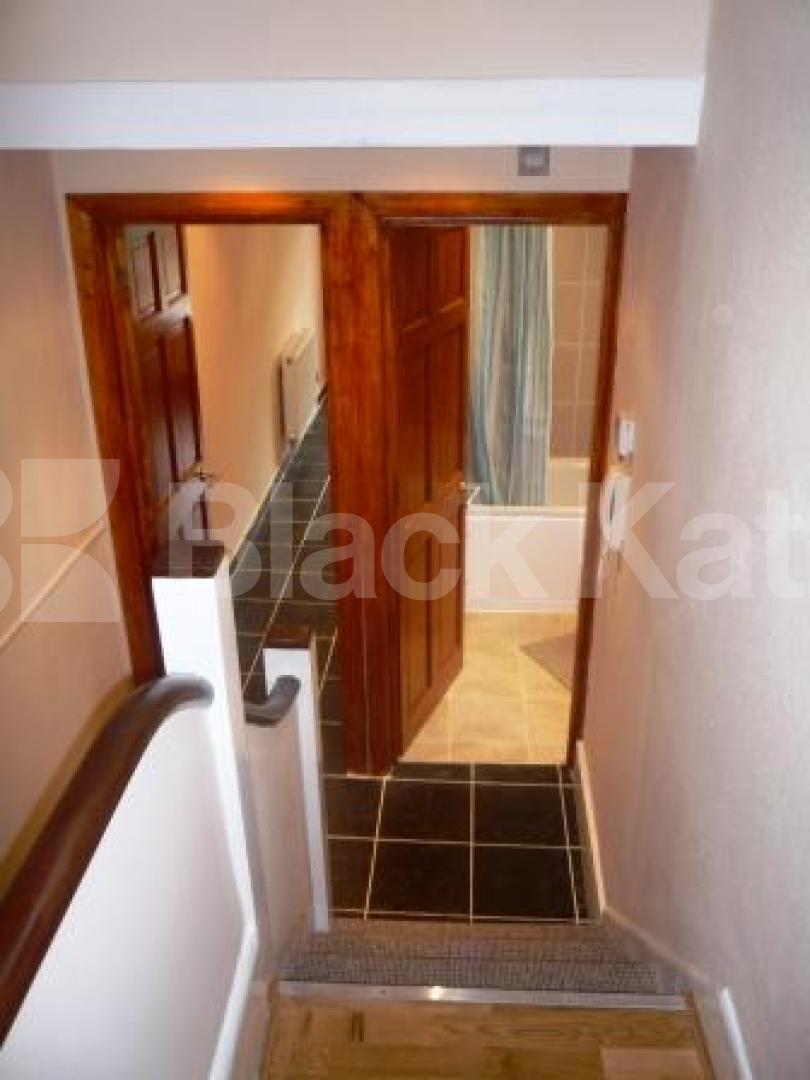 			2 Bedroom, 1 bath, 1 reception Flat			 Hornsey Park Road, Hornsey