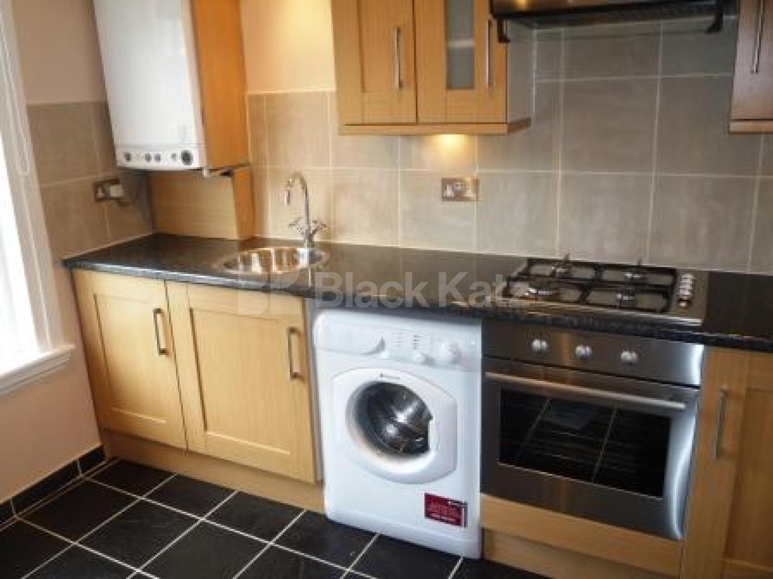 			2 Bedroom, 1 bath, 1 reception Flat			 Hornsey Park Road, Hornsey N8