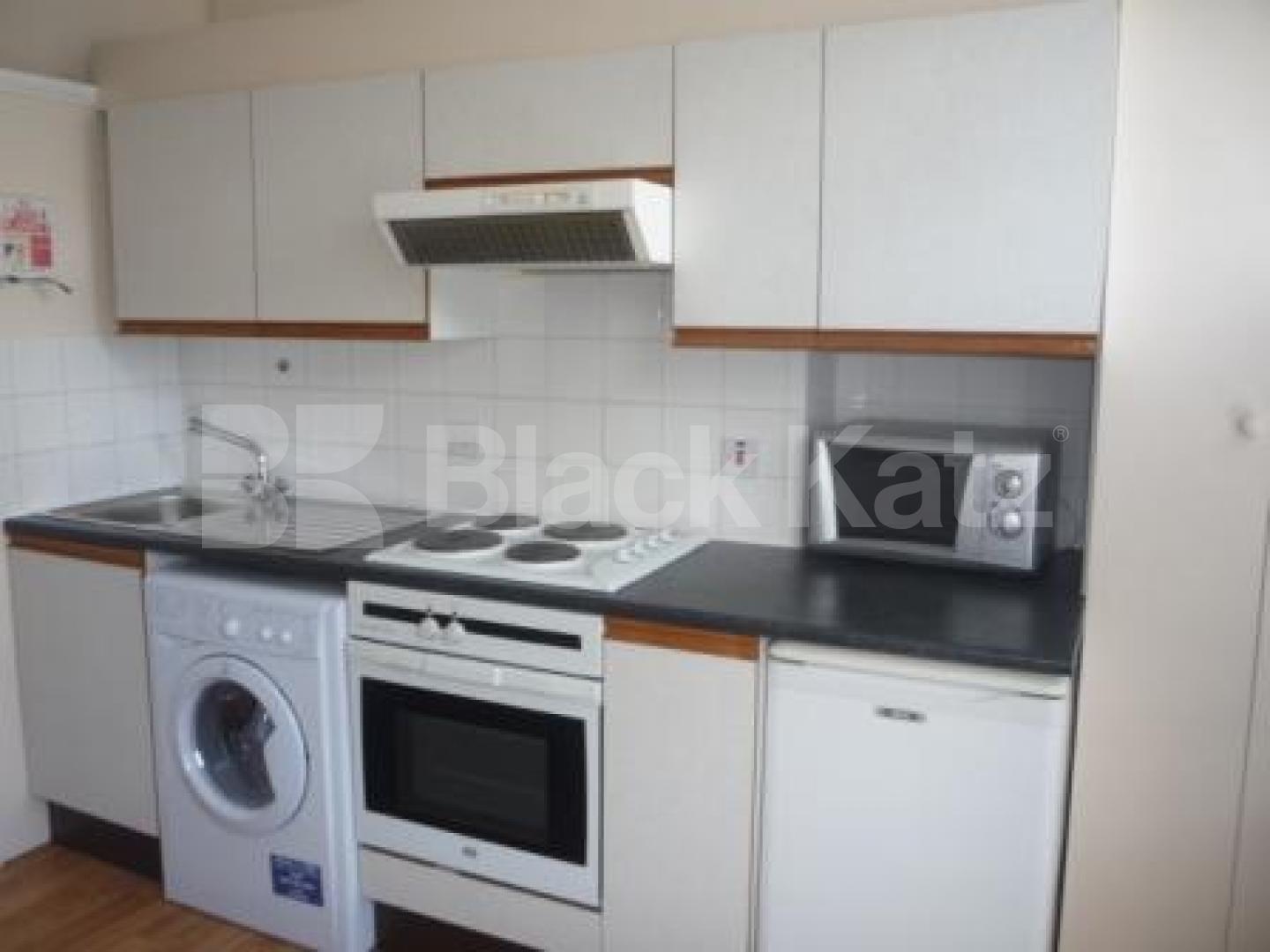 			Studio Apartment, 1 bath, 1 reception Studio			 Crouch Hill, CROUCH END