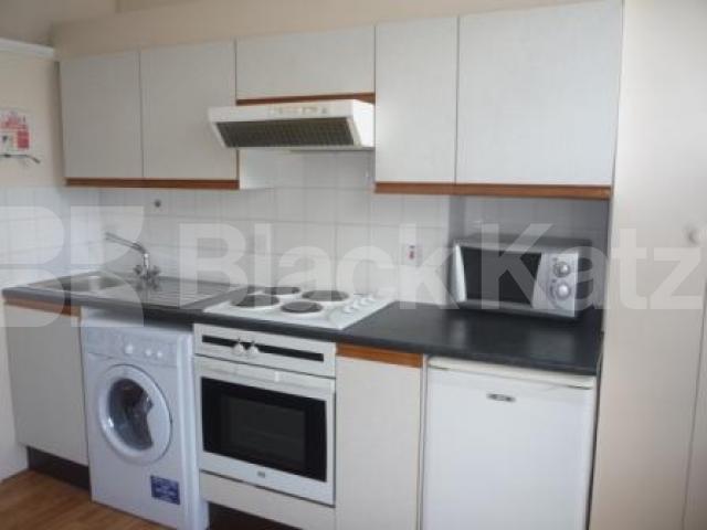 			Studio Apartment, 1 bath, 1 reception Studio			 Crouch Hill, CROUCH END