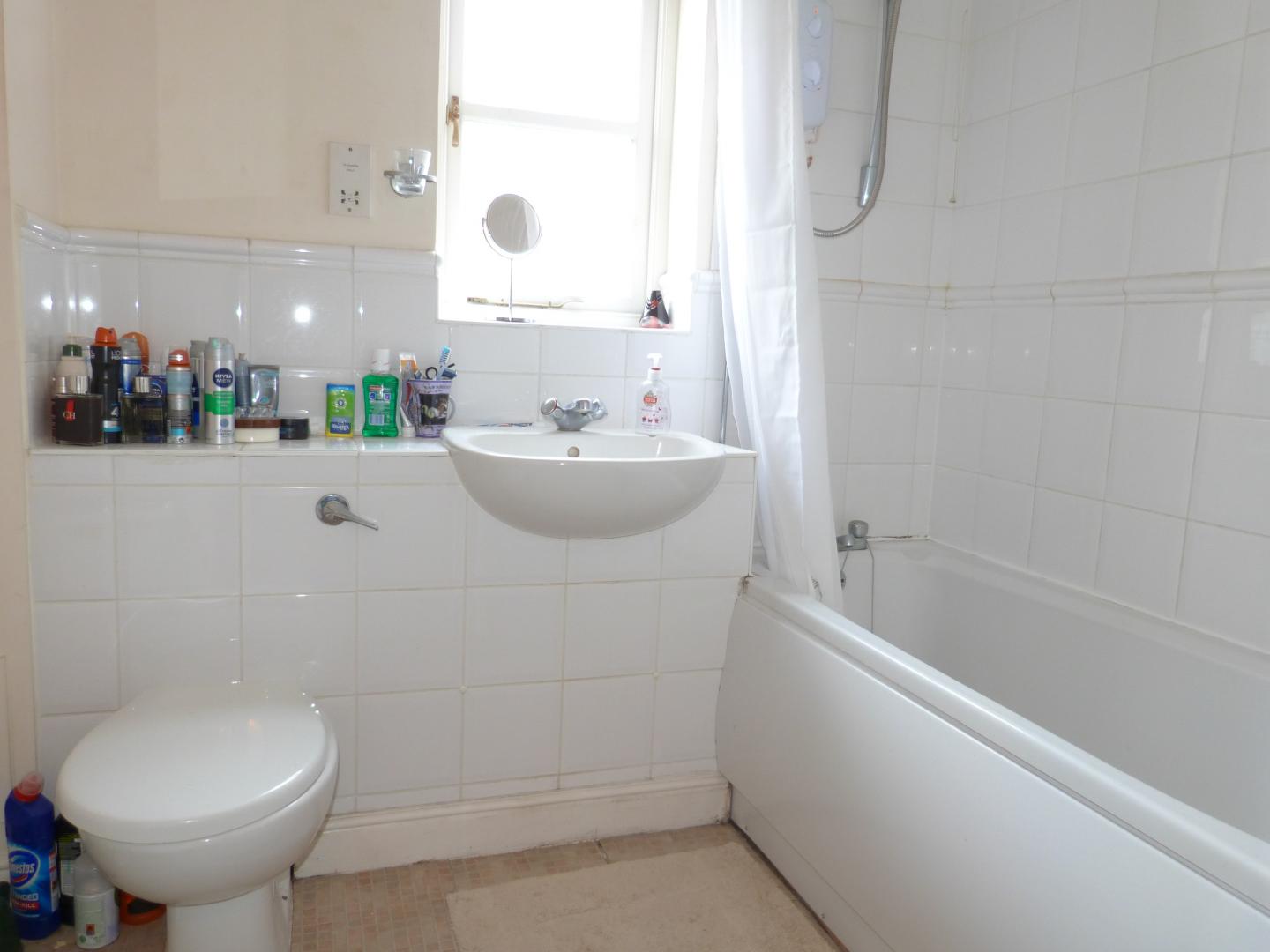			1 Bedroom, 1 bath, 1 reception Flat			 Somerton Road, CRICKLEWOOD