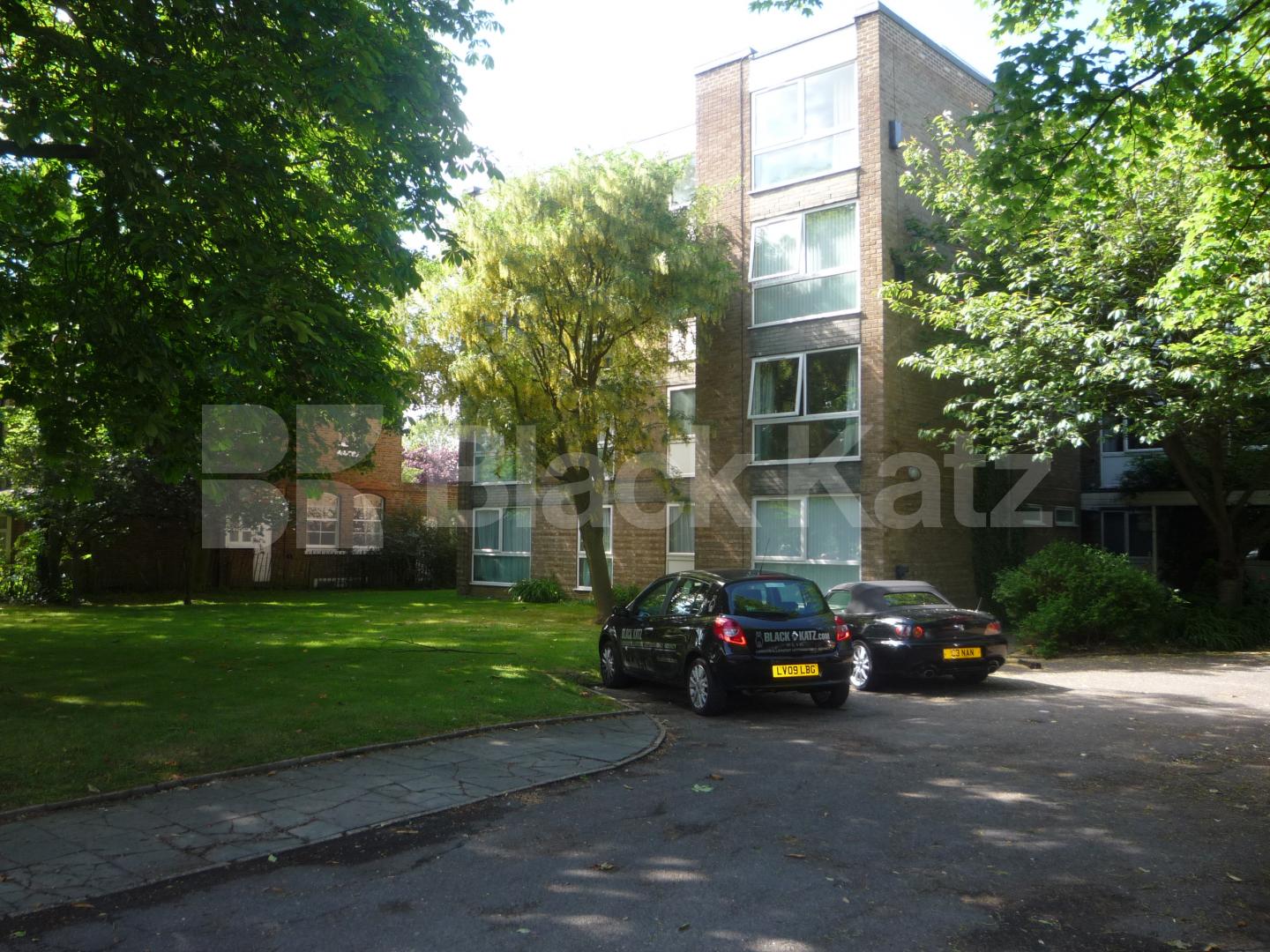 			1 Bedroom, 1 bath, 1 reception Flat			 Fortis Green, FORTIS GREEN