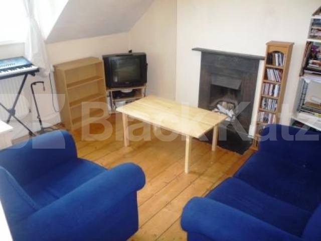 			LET!, 1 Bedroom, 1 bath, 1 reception Flat			 Ferrestone Road, CROUCH END