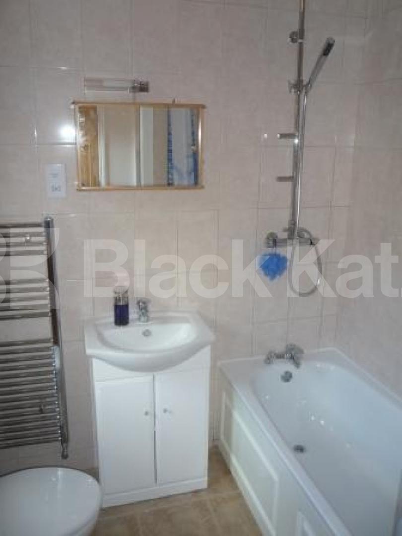 			Studio Apartment, 1 bath, 1 reception Studio			 Colney Hatch Lane, MUSWELL HILL N10