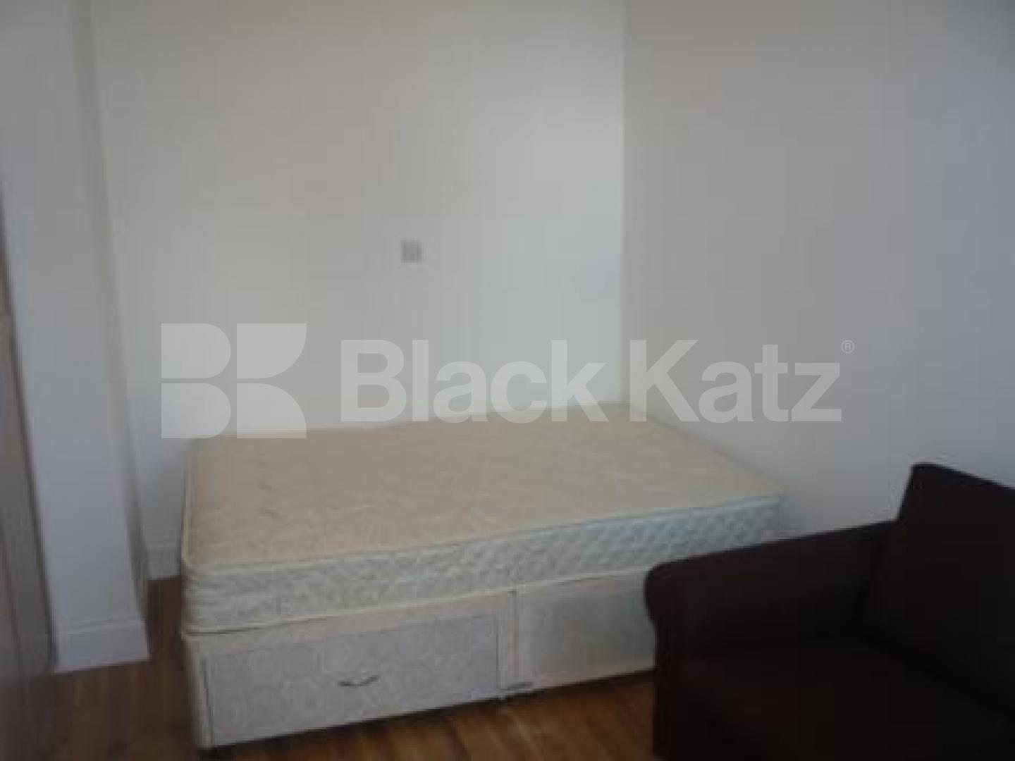 			Studio Apartment, 1 bath, 1 reception Studio			 Colney Hatch Lane, MUSWELL HILL N10