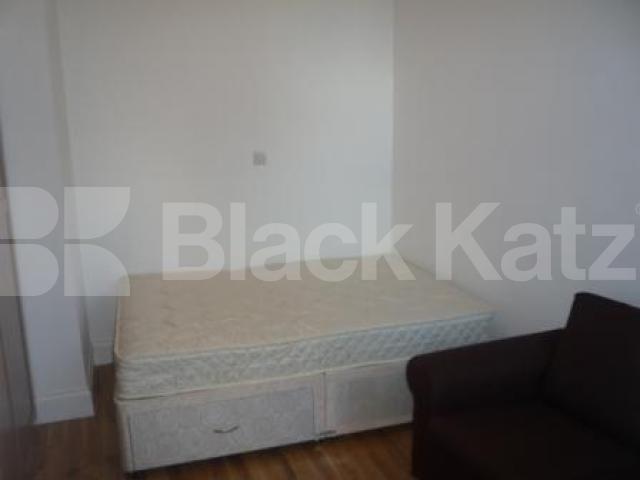 			Studio Apartment, 1 bath, 1 reception Studio			 Colney Hatch Lane, MUSWELL HILL N10