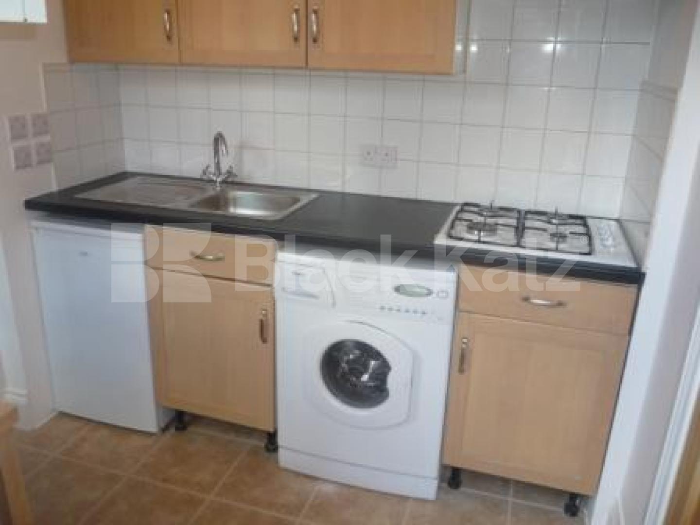 			Studio Apartment, 1 bath, 1 reception Studio			 Colney Hatch Lane, MUSWELL HILL N10
