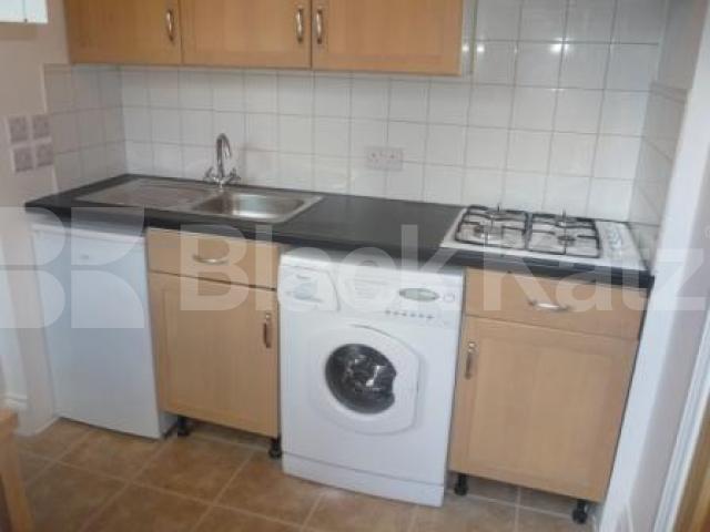 			Studio Apartment, 1 bath, 1 reception Studio			 Colney Hatch Lane, MUSWELL HILL N10