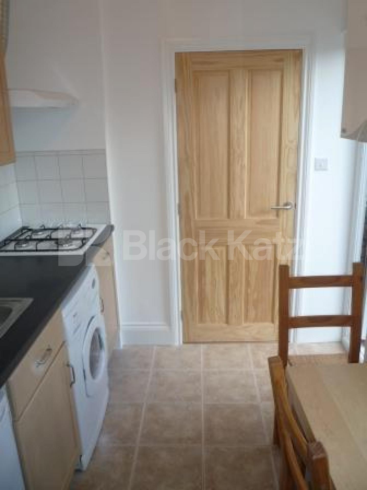 			Studio Apartment, 1 bath, 1 reception Studio			 Colney Hatch Lane, MUSWELL HILL N10 N10