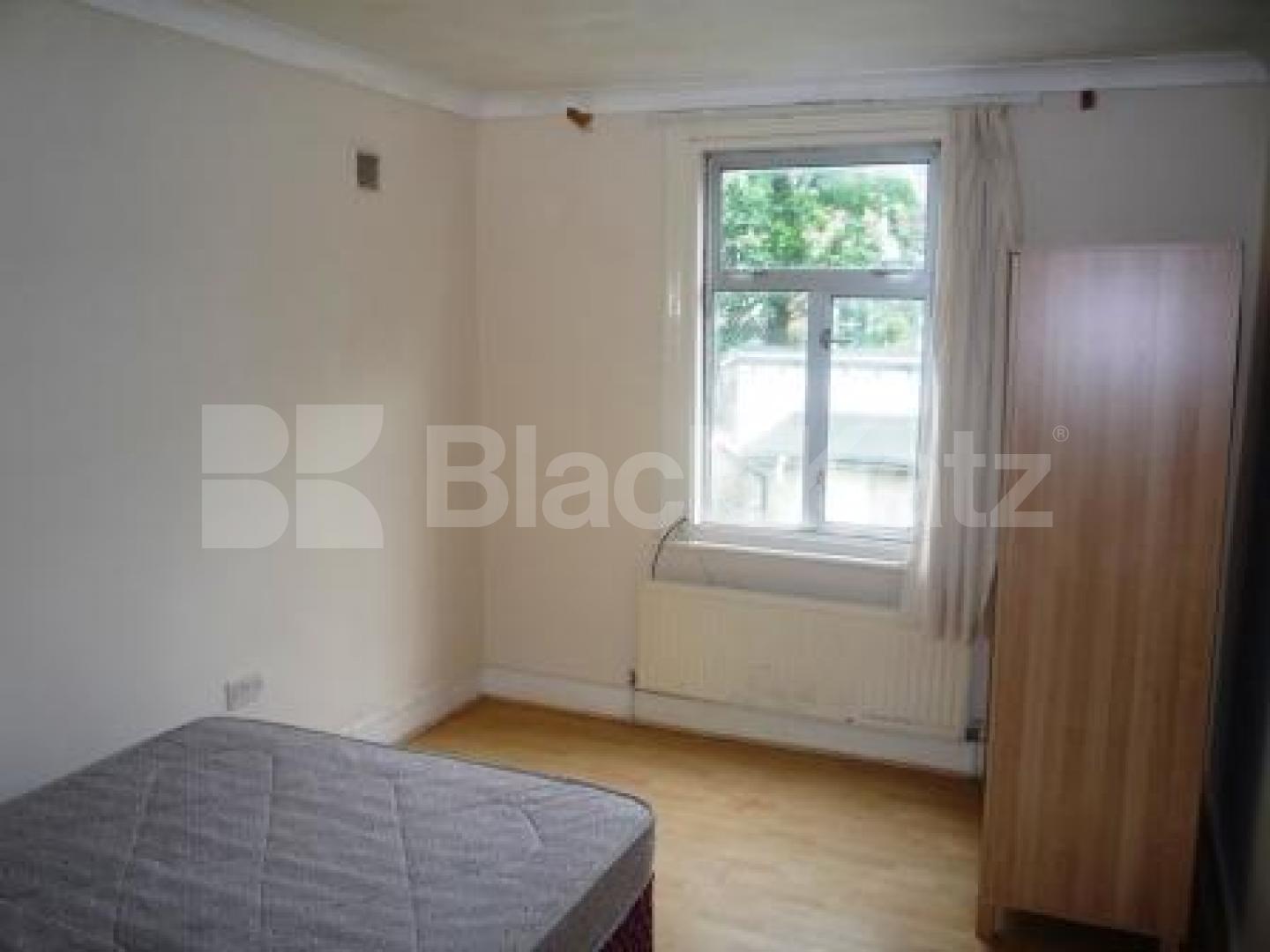 			GREAT HOUSE!, 5 Bedroom, 1 bath, 1 reception House			 Sydney Road, HARRINGAY LADDER