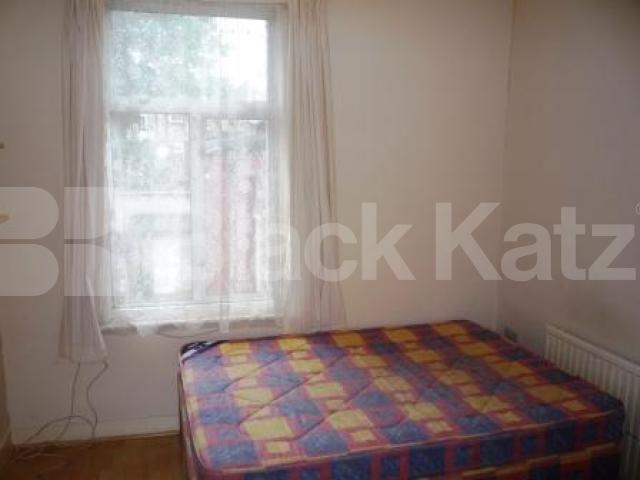 			GREAT HOUSE!, 5 Bedroom, 1 bath, 1 reception House			 Sydney Road, HARRINGAY LADDER