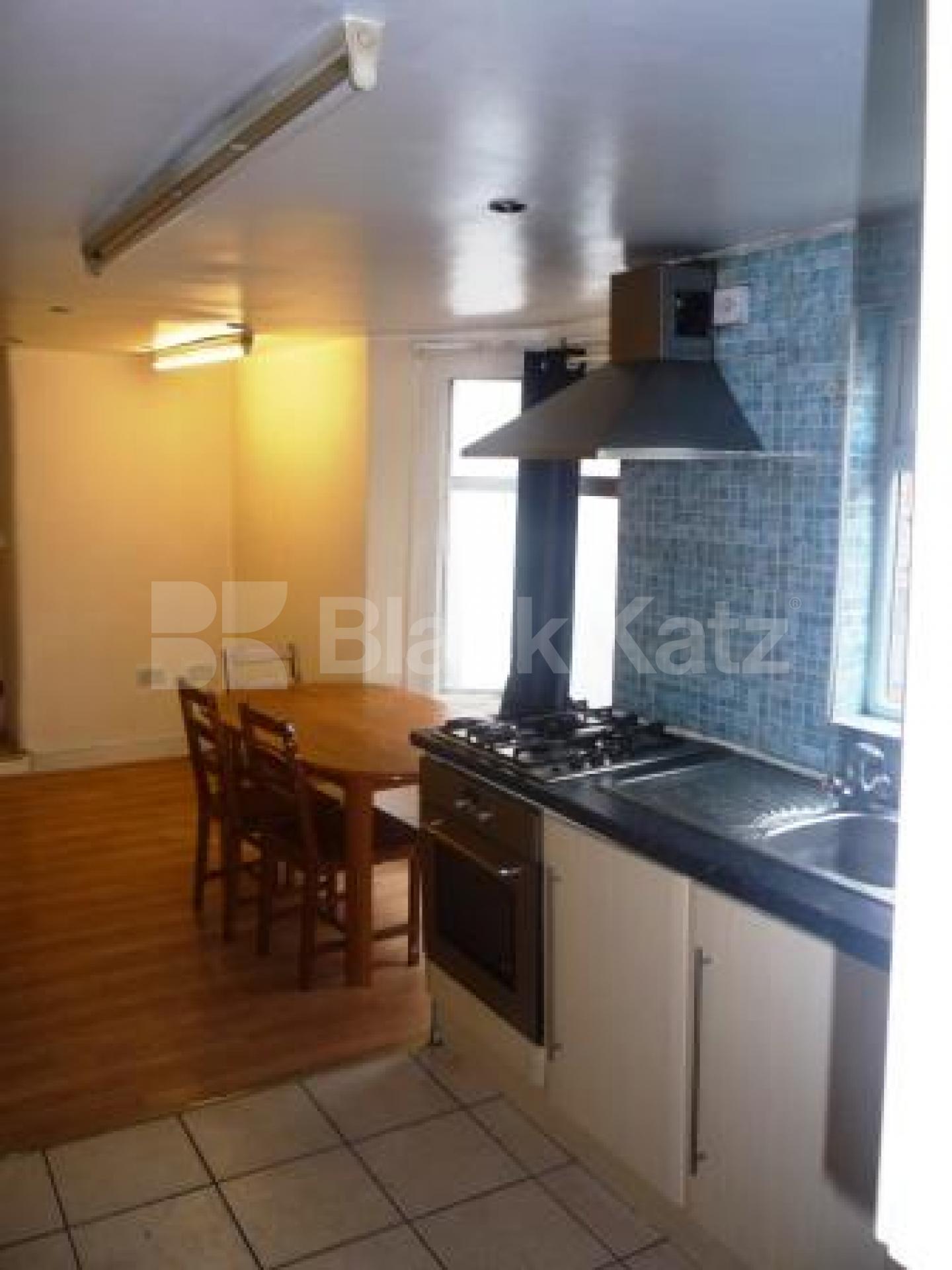 			GREAT HOUSE!, 5 Bedroom, 1 bath, 1 reception House			 Sydney Road, HARRINGAY LADDER N8