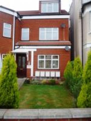 			1 Bedroom, 1 bath, 1 reception Flat			 Woodside Grove, WOODSIDE PARK
