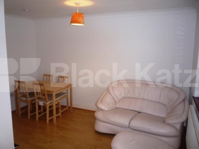 			1 Bedroom, 1 bath, 1 reception Flat			 WOODSIDE GROVE, WOODSIDE PARK