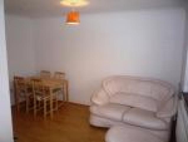 			1 Bedroom, 1 bath, 1 reception Flat			 Woodside Grove, WOODSIDE PARK