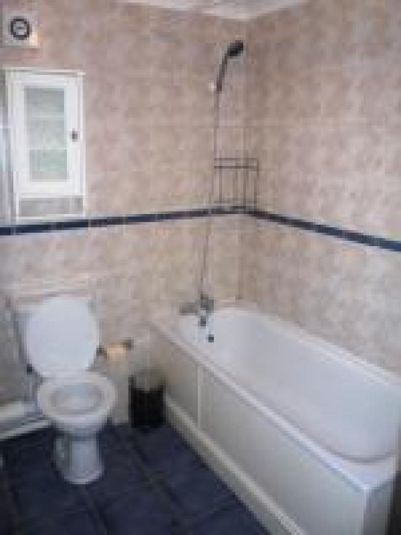			1 Bedroom, 1 bath, 1 reception Flat			 Woodside Grove, WOODSIDE PARK
