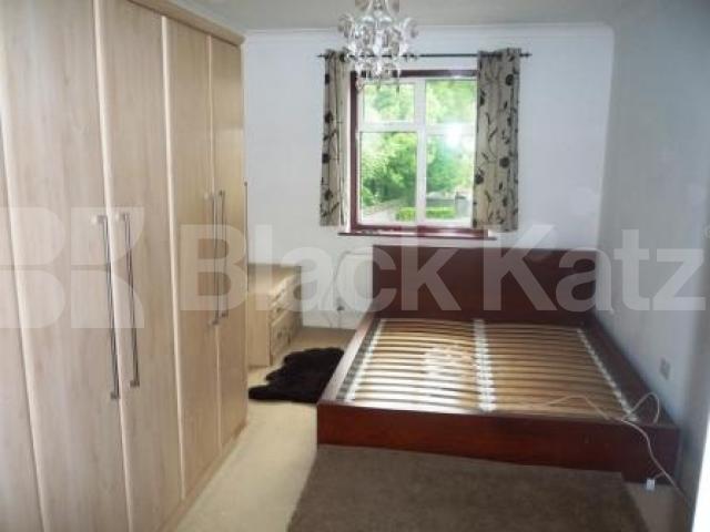 			1 Bedroom, 1 bath, 1 reception Flat			 WOODSIDE GROVE, WOODSIDE PARK