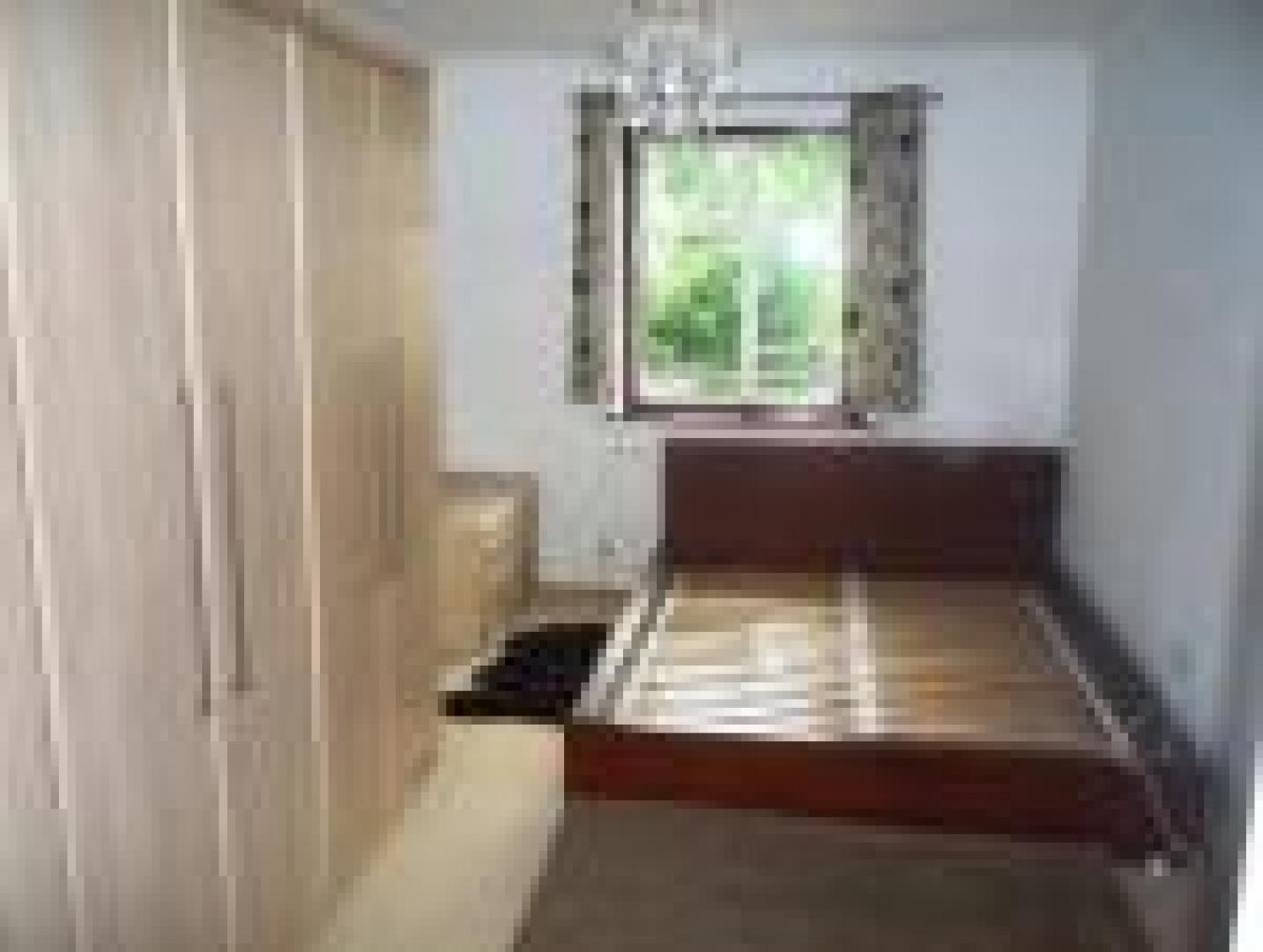 			1 Bedroom, 1 bath, 1 reception Flat			 Woodside Grove, WOODSIDE PARK