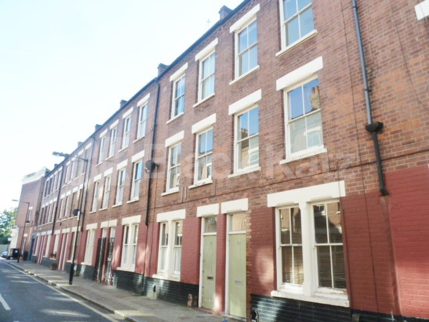 			4 BEDROOM TERRACED HOUSE WITH PRIVATE GARDEN, 4 Bedroom, 1 bath, 1 reception Terraced House			 CANROBERT STREET, BETHNAL GREEN-HACKNEY