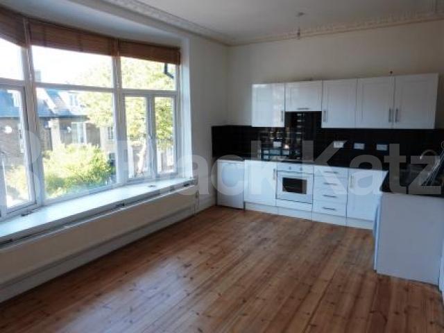 			1 MONTH DEPOSIT, 2 Bedroom, 1 bath, 1 reception Flat			 Middle Lane, Crouch End
