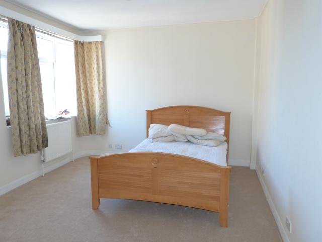 			4 Bedroom, 1 bath, 1 reception Flat			 Adelaide Road, SWISS COTTAGE