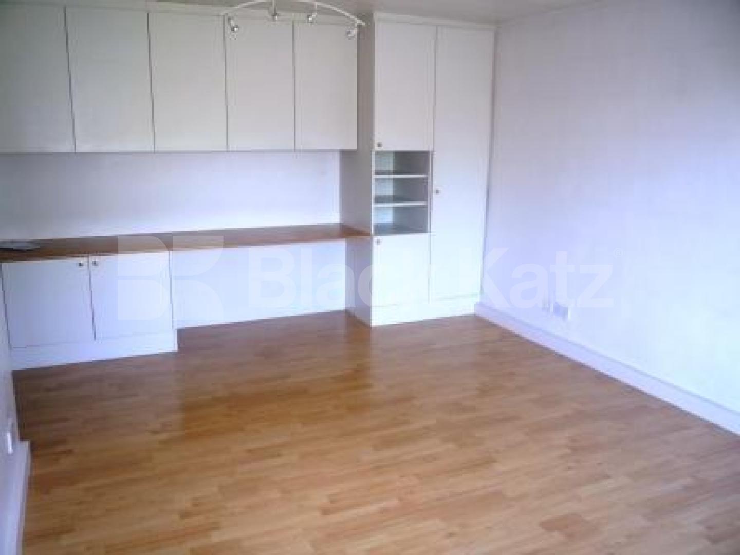 			EXCELLENT PROPERTY!, 2 Bedroom, 1 bath, 1 reception Flat			 Hornsey Lane, HIGHGATE
