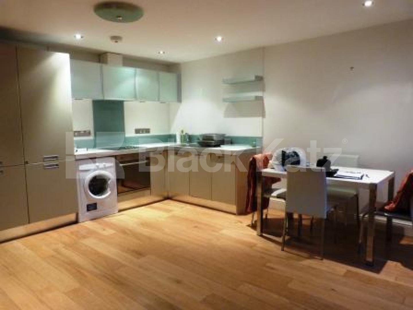 			LET, 1 Bedroom, 1 bath, 1 reception Ground Floor Flat			 Hillfield Avenue, CROUCH END