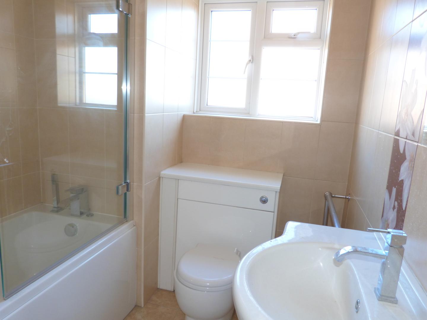 			4 Bedroom, 1 bath, 1 reception Flat			 Adelaide Road, SWISS COTTAGE