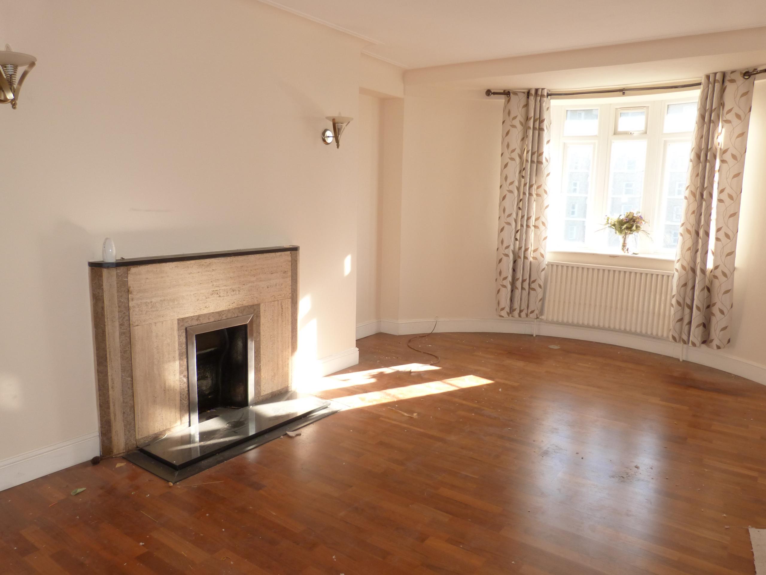 			4 Bedroom, 1 bath, 1 reception Flat			 Adelaide Road, SWISS COTTAGE NW3