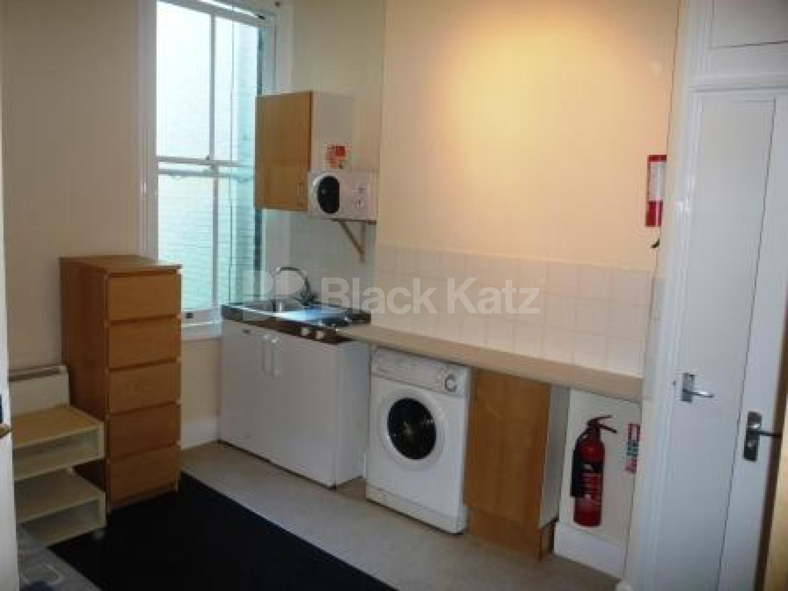 			Studio Apartment, 1 bath, 1 reception Flat			 Milton Road, HIGHGATE N6